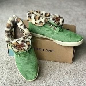 Toms Highland Olive Green & Leopard Print Sneakers